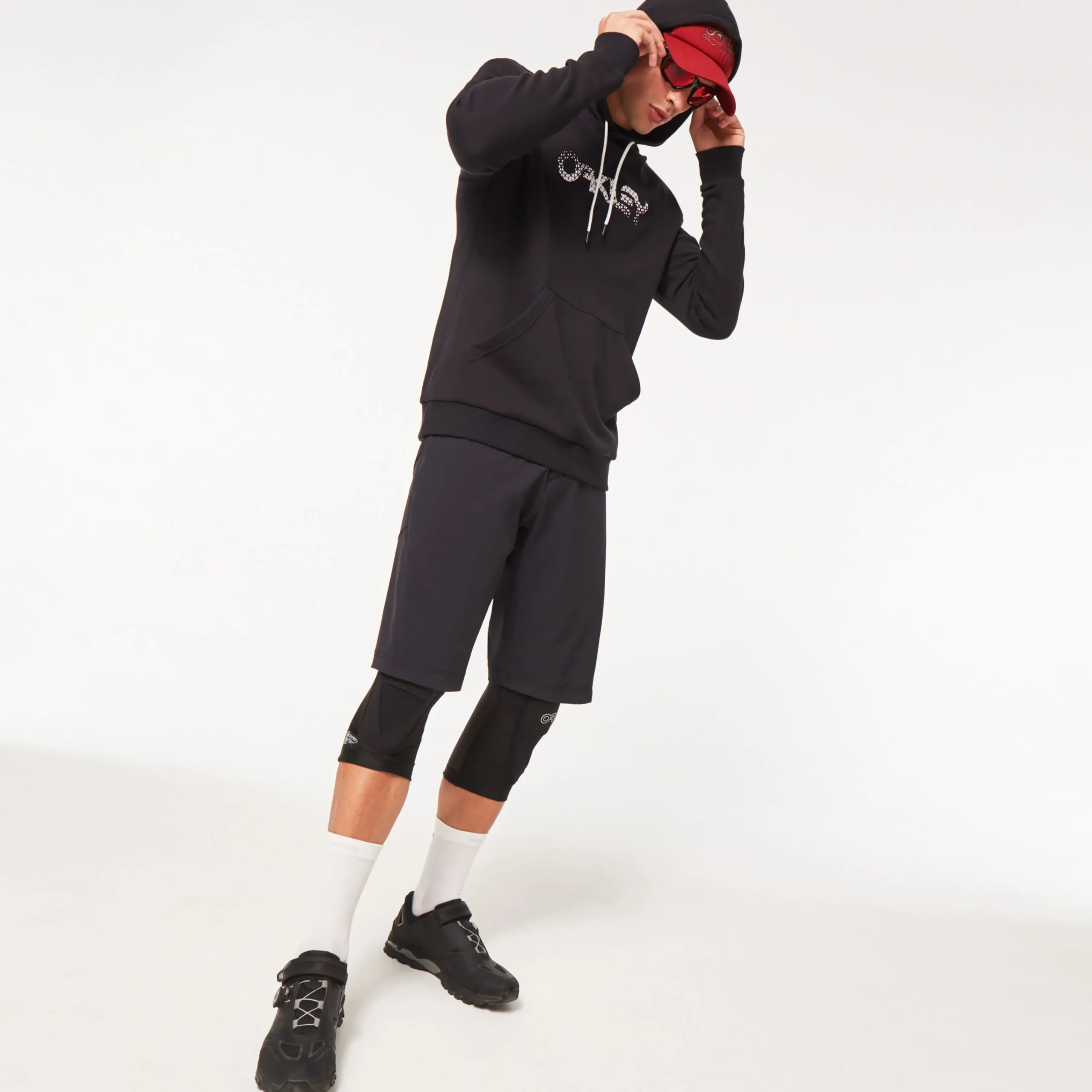 Shop The Post Po Hoodie Herre Gensere Og Hettegensere